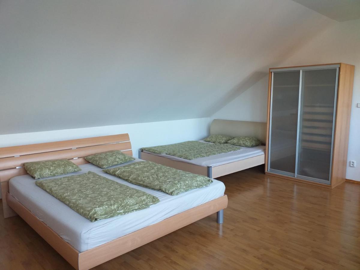 Villa Kysucka Senec Extérieur photo